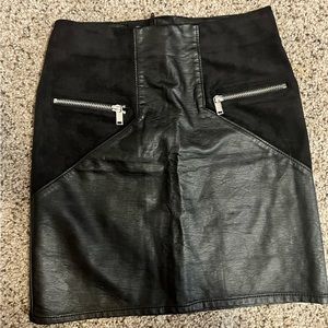 H&M faux leather and suede mini skirt - size S